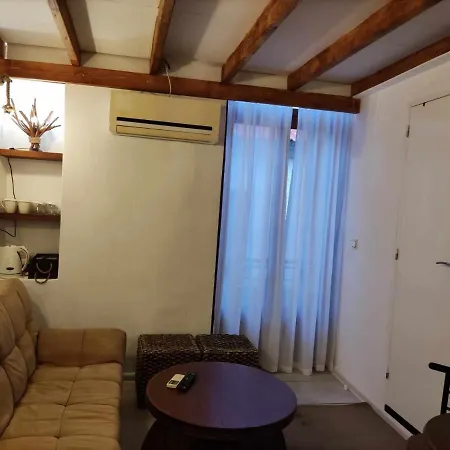 Apartment Plaza με τζάκι ηλεκτρικό