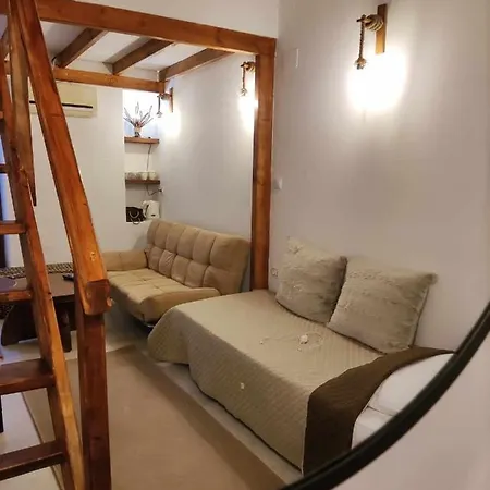 Plaza με τζάκι ηλεκτρικό Apartment Arachova